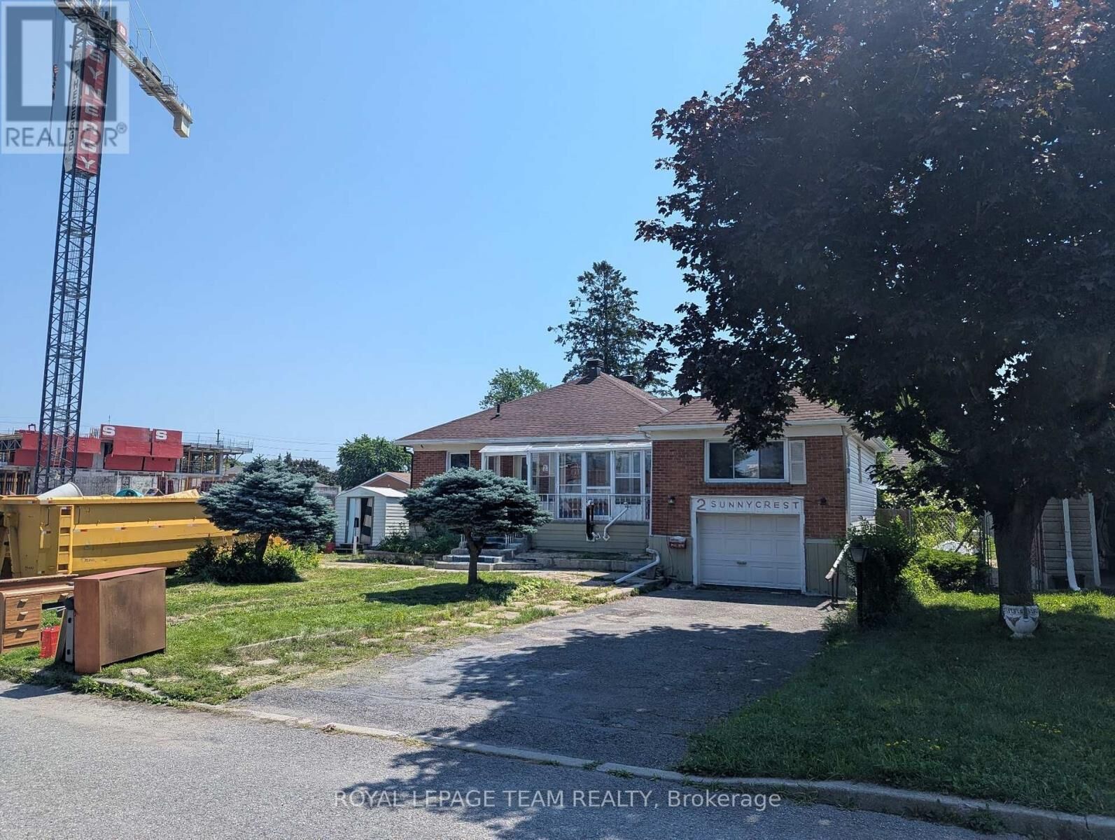 Property Photo:  2 Sunnycrest Drive  ON K2E 5Y2 