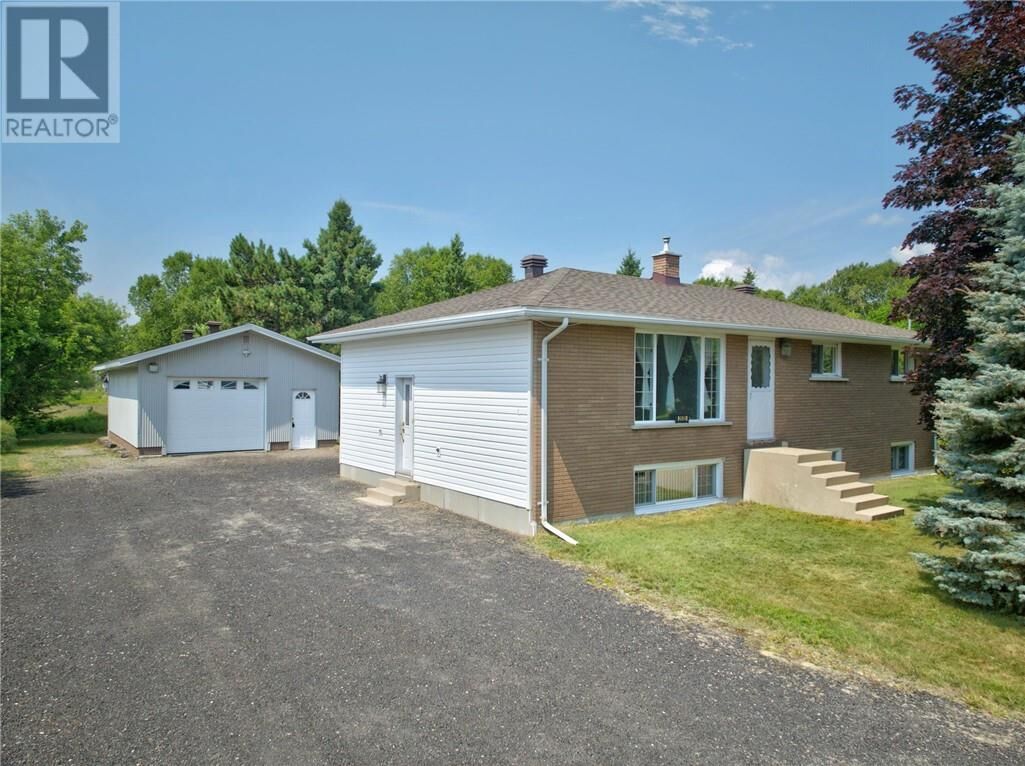 Property Photo: 2525 Fournier Drive ON P3N 1K9