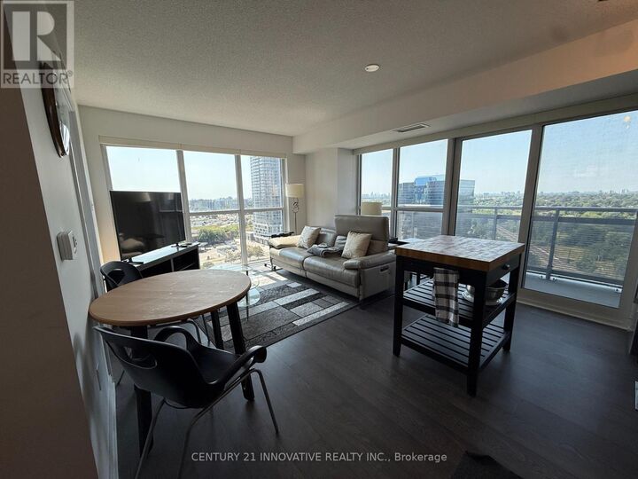 Photo de la propriété: 275 Village Green Square 1723 ON M1S 0L8