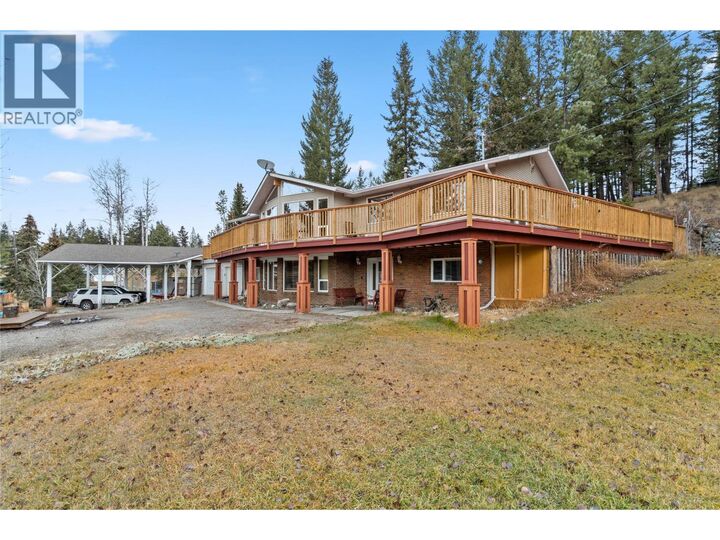 Property Photo: 222 Thrissel Place BC V0K 1W0