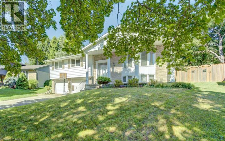 Property Photo: 106 Autumn Hill Crescent ON N2N 1K7