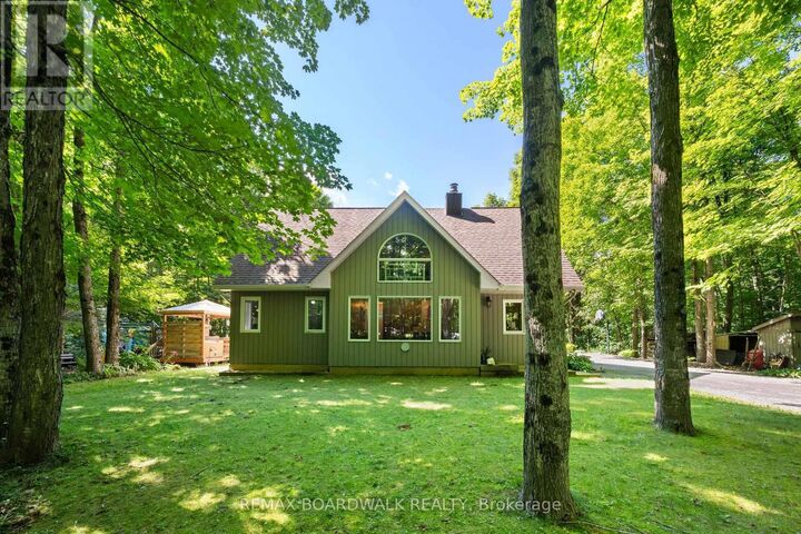 Property Photo: 502 Tennyson Road ON K7H 3C8