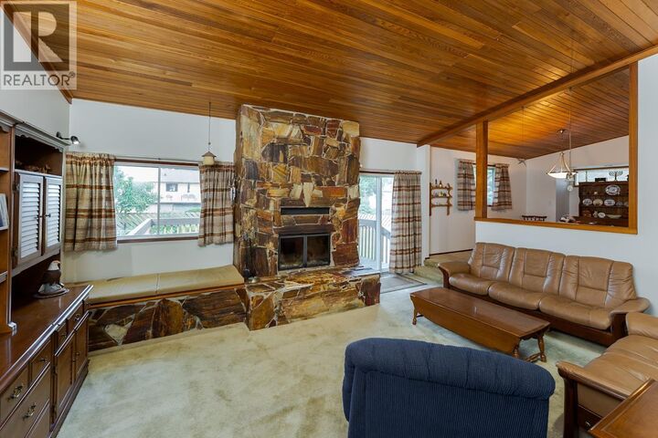 Property Photo:  2715 Wildwood Crescent  BC V2K 3Y4 