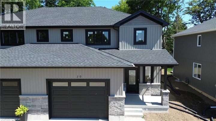 10 Roberts Street — photo 1