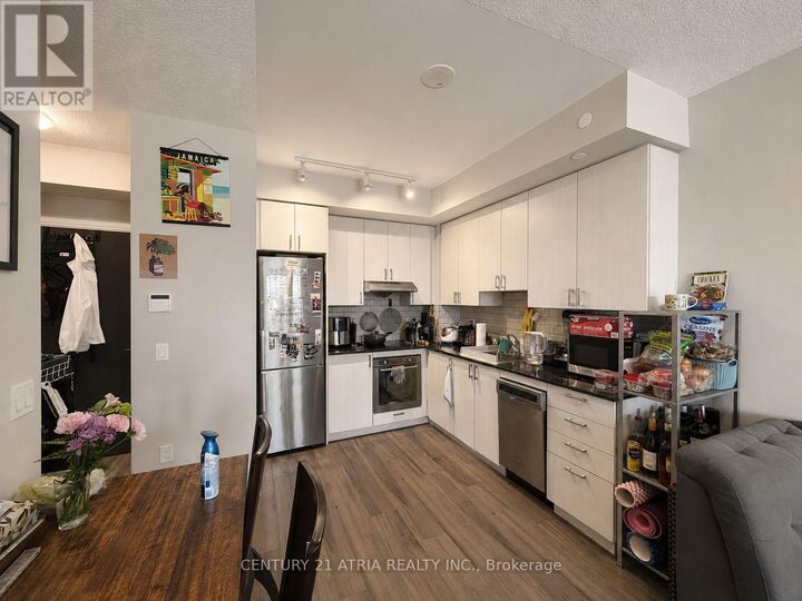 Property Photo: 50 Ann O' Reilly Road 226 ON M2J 0C9