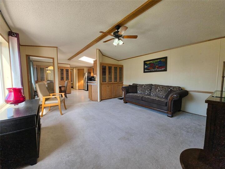 Property Photo: 705 Brentwood Village MB R7B 4C4