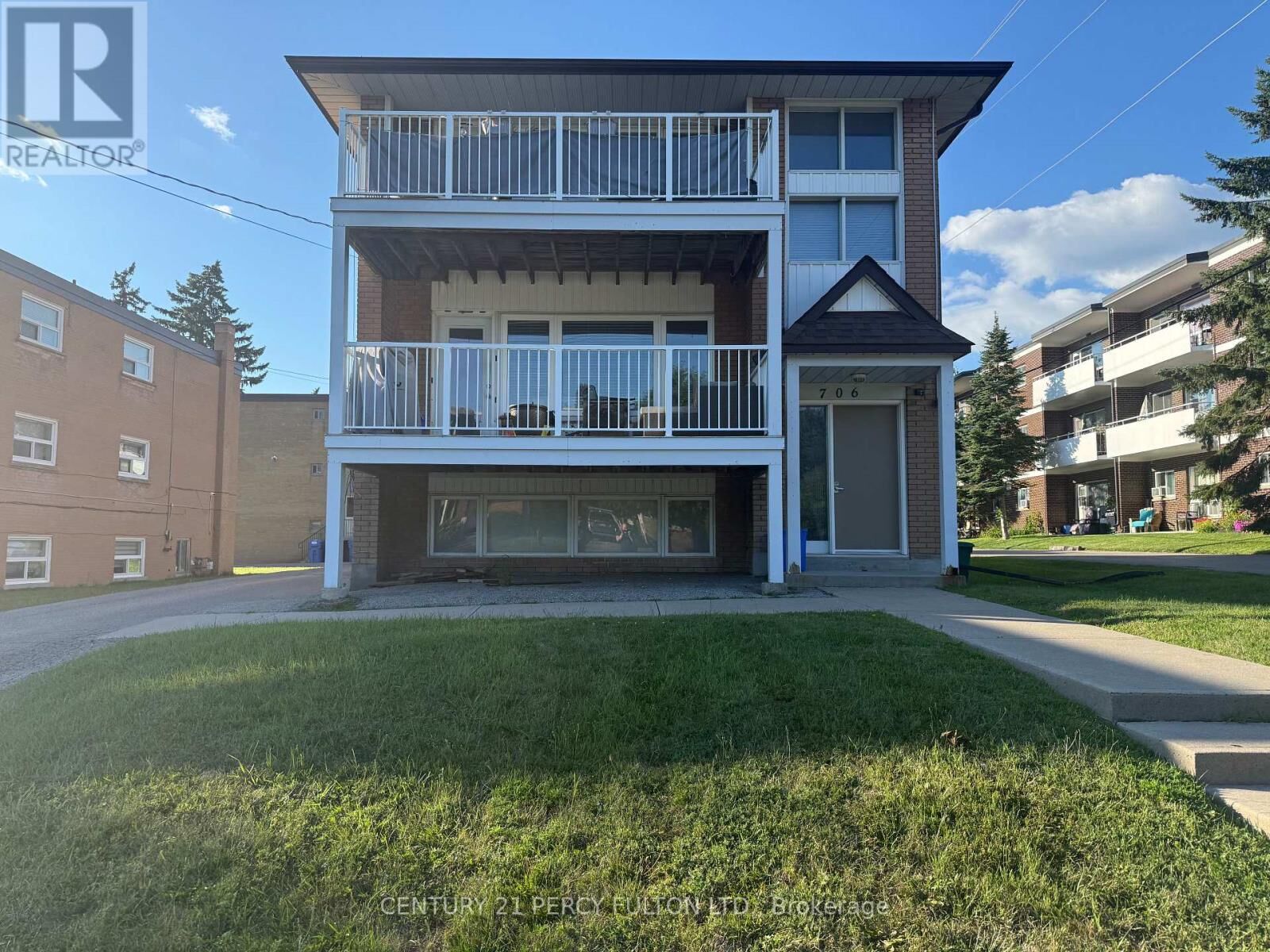 Property Photo:  706 Dunlop Street West 3  ON L1N 1V5 