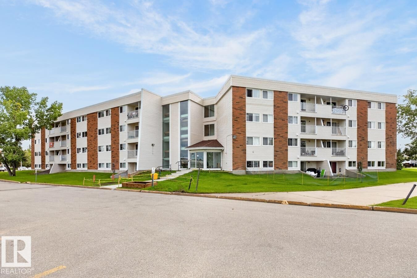 Property Photo:  11265 31 Avenue NW 5  AB T6J 3V7 