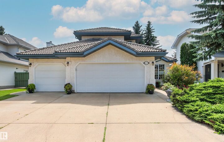Property Photo: 627 Wotherspoon Close NW AB T6M 2K2