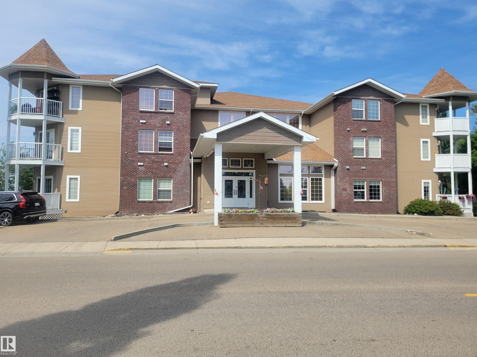 Property Photo:  4128 47 Street 106  AB T7A 0A9 