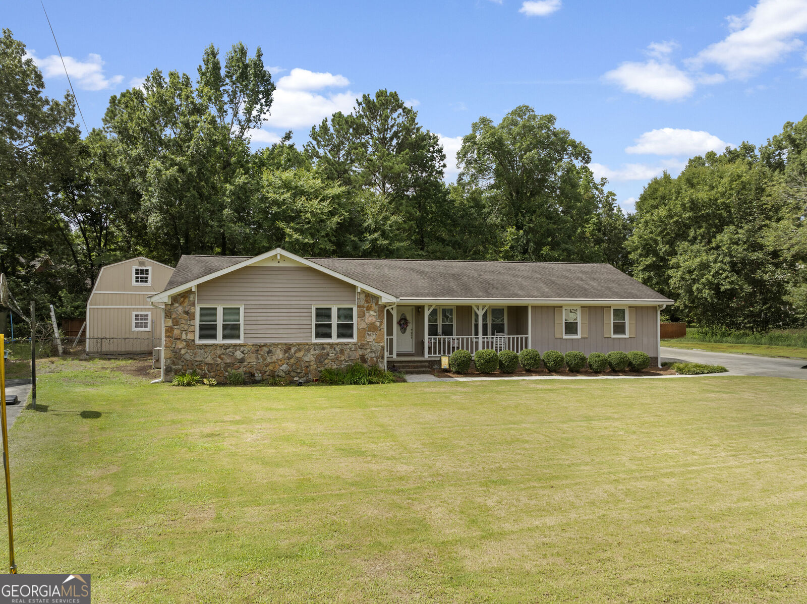 Property Photo:  113 Woodvalley Drive SW  GA 30165 