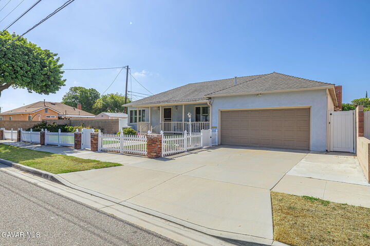 Property Photo:  4518 E Stearns Street  CA 90815 
