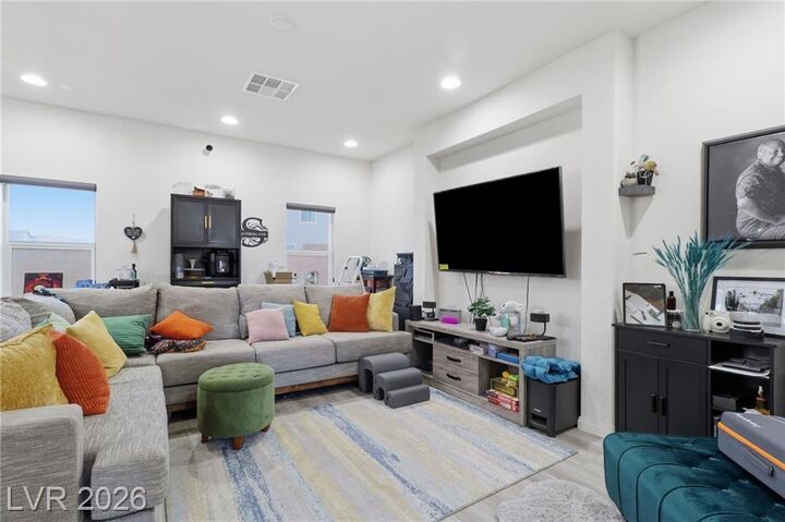 Property Photo: 5625 Canoe Ridge Court NV 89141