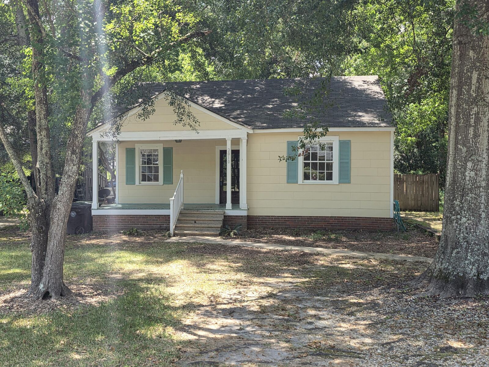 Property Photo:  2010 Mamie St.  MS 39401 