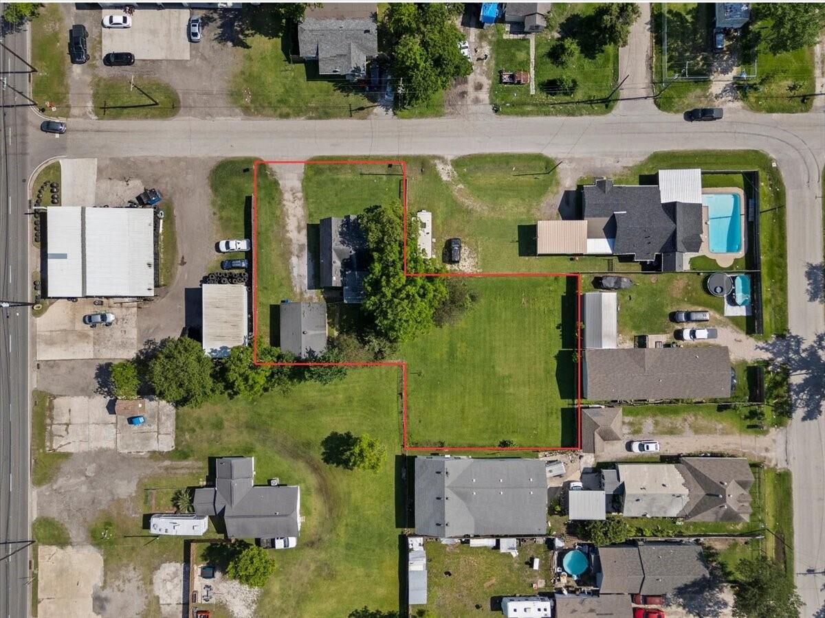Property Photo:  104 Avenue E  TX 77562 