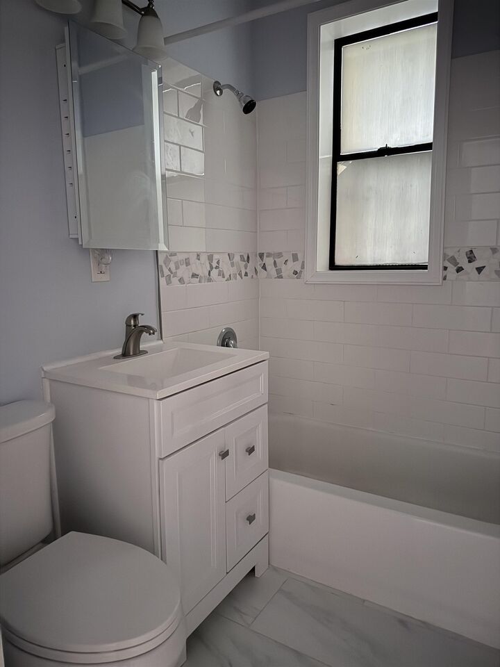 Property Photo:  270 Harrison Ave 105  NJ 07304 
