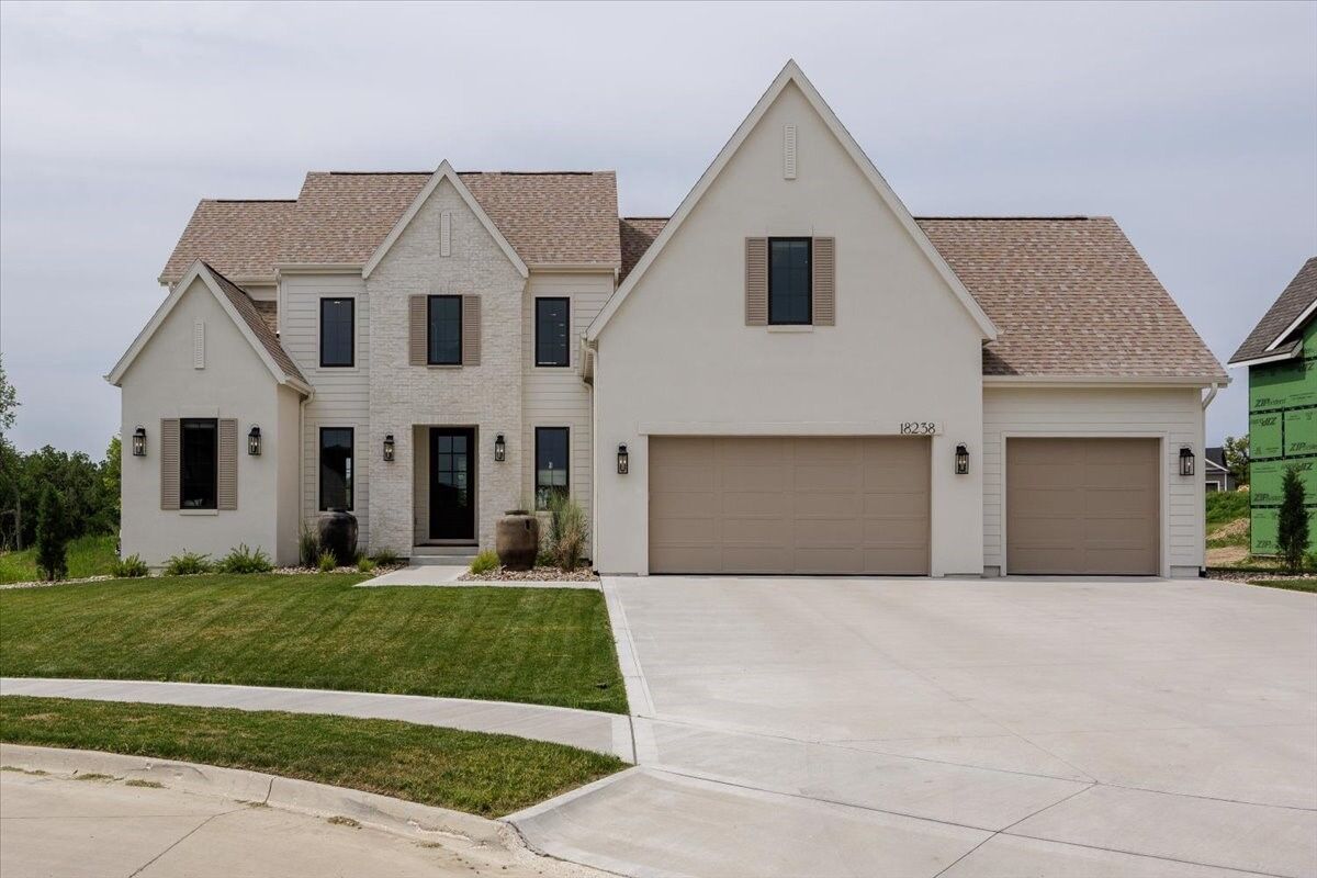 Property Photo: 18238 Baxter Place IA 50325