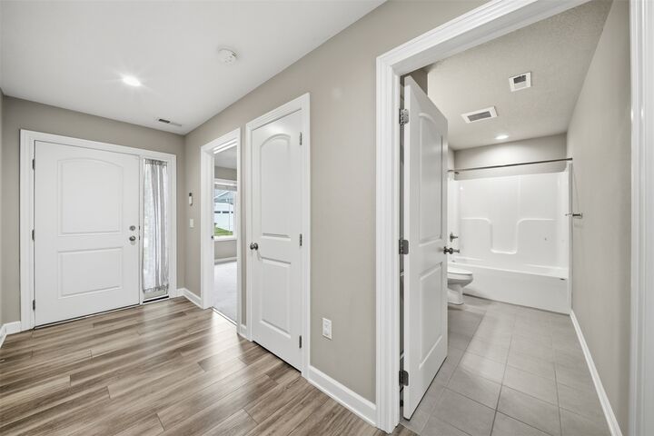 Property Photo: 2251 E Redmond Avenue IA 50320
