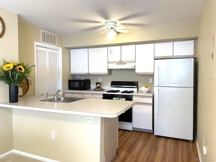 Property Photo:  660 E Crooked Hill Road  NY 10965 