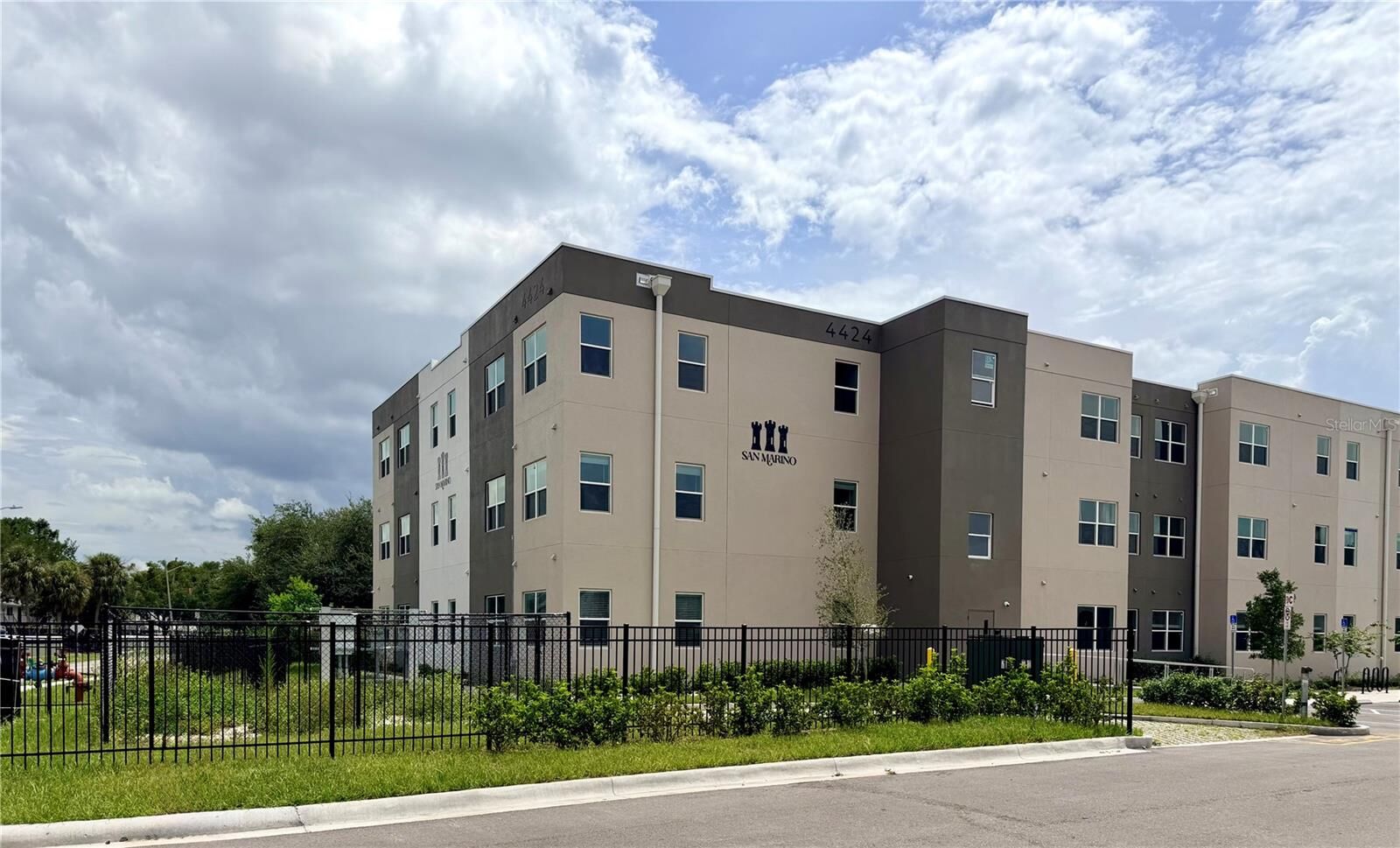 Property Photo:  4424 S Texas Avenue 1-302  FL 32839 