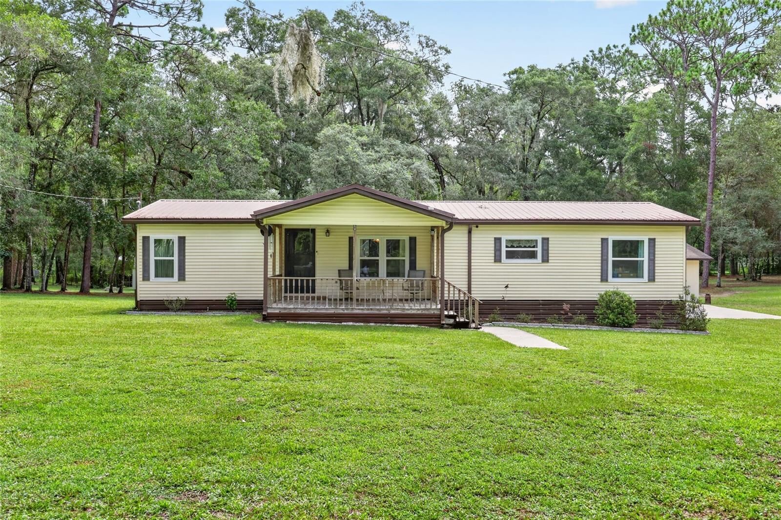 Property Photo: 7727 Cr 659 FL 33513