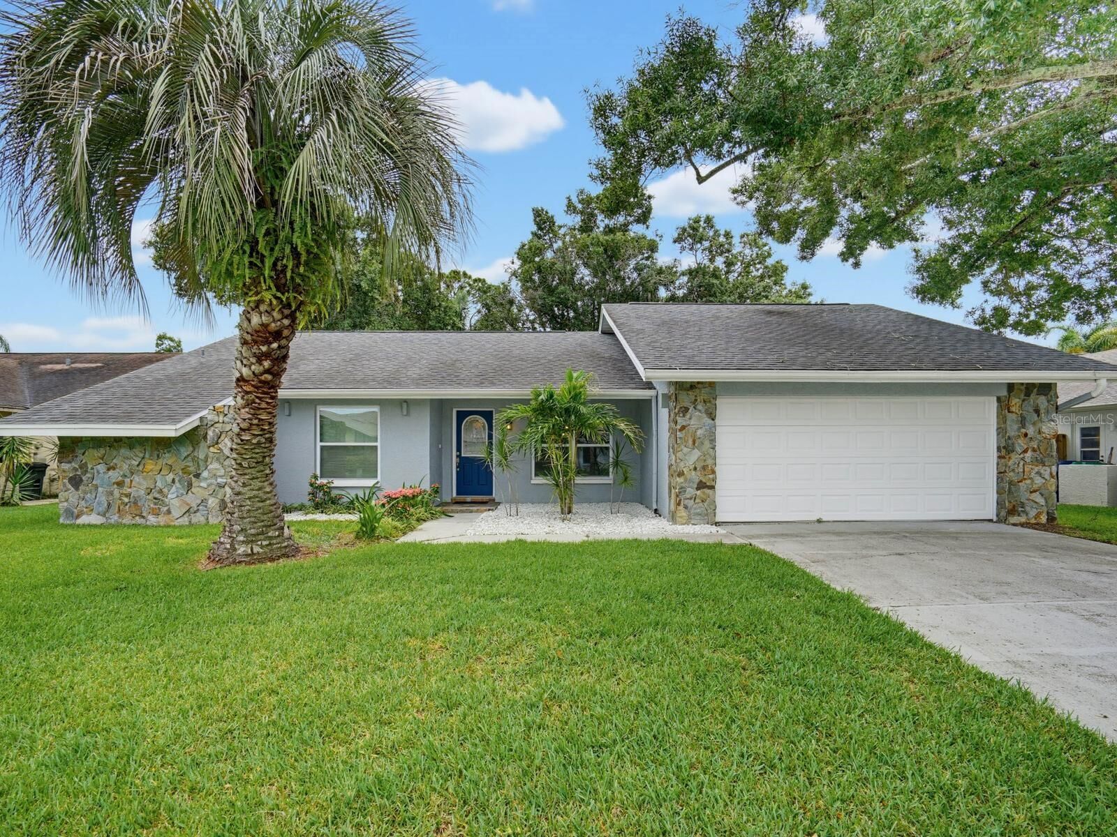 Property Photo:  2988 Pinewood Run  FL 34684 