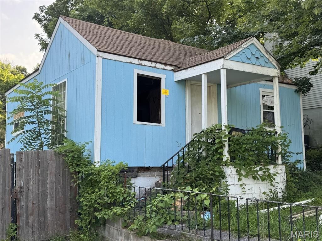 Property Photo:  9935 Carlyle Avenue  MO 63114 
