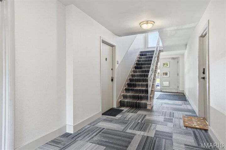 Property Photo: 4 Delcrest Court 104 MO 63124