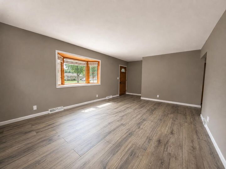 Property Photo:  228 S Colonial Pkwy  WI 53080 