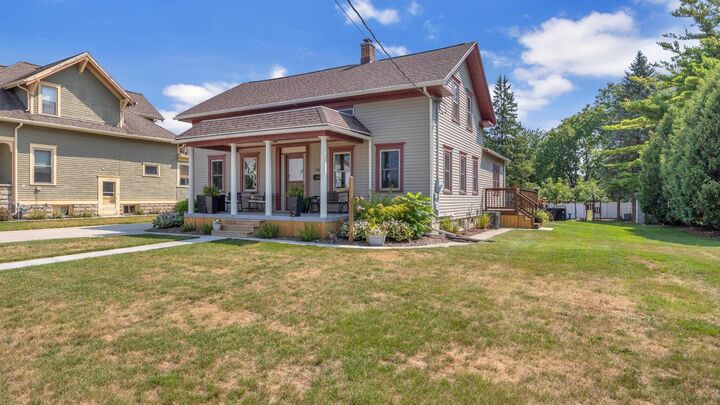 Property Photo: 816 4th St WI 53042