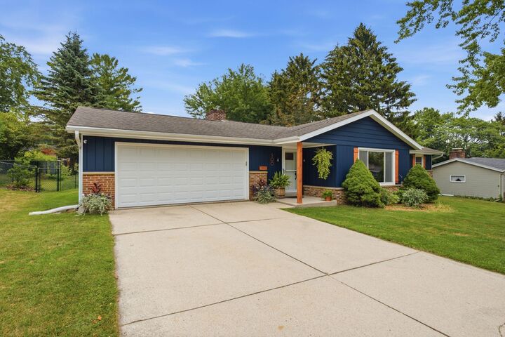 Property Photo:  500 Summit Dr  WI 53074 