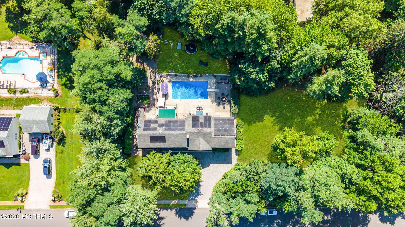 Property Photo:  4 Crestview Court  NJ 07727 