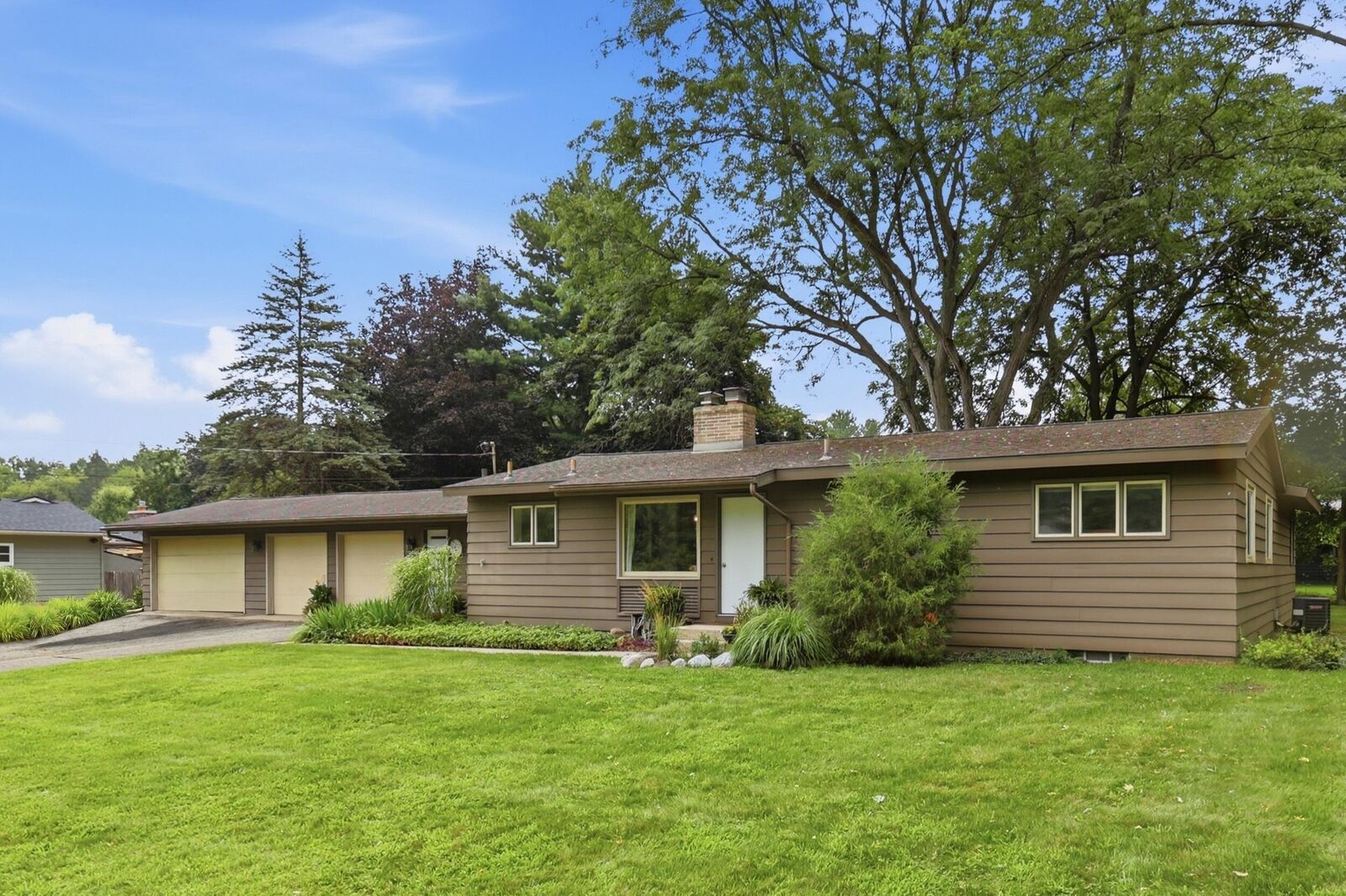 Property Photo: 7284 Grachen Drive SE MI 49546