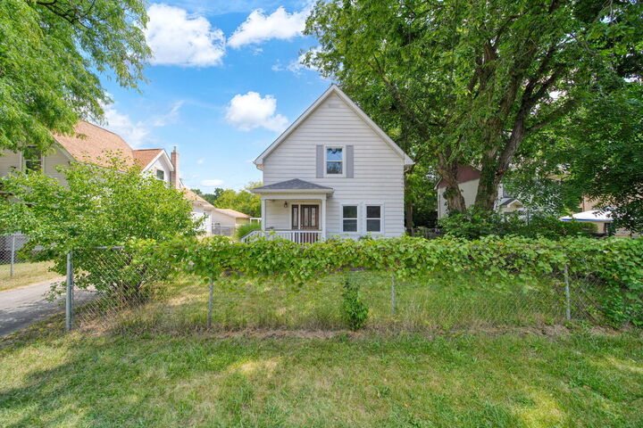 Property Photo:  1407 Merriman Street  MI 49203 