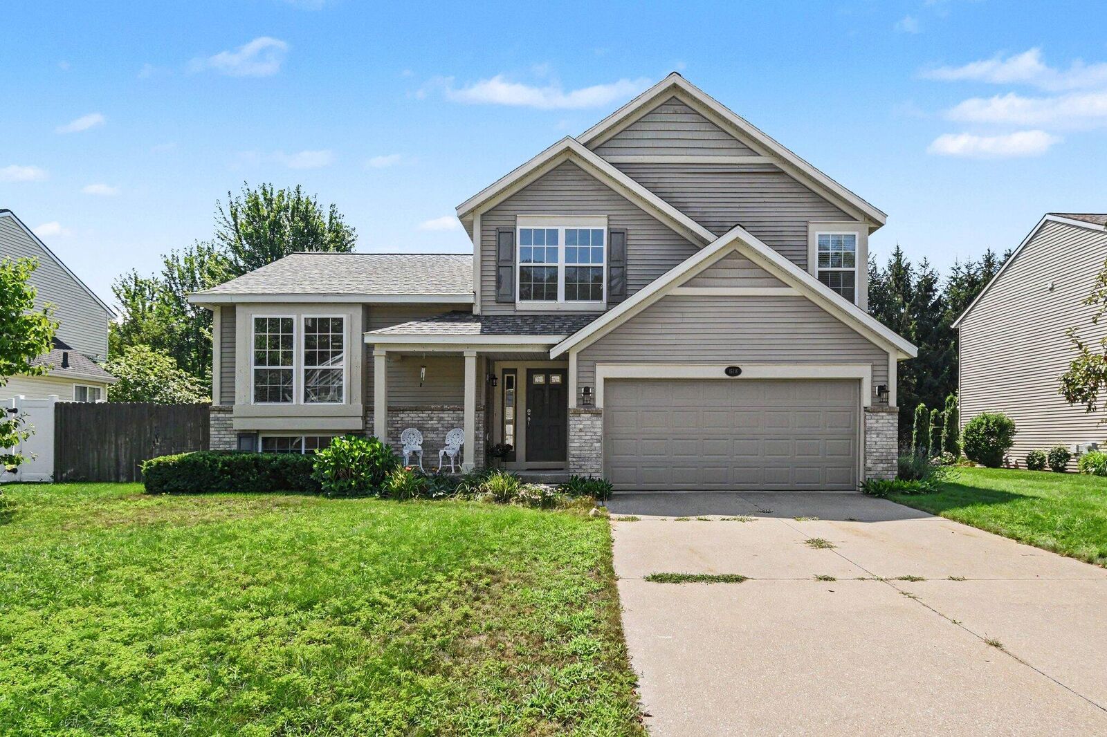 Property Photo: 15116 Briarwood Street MI 49417