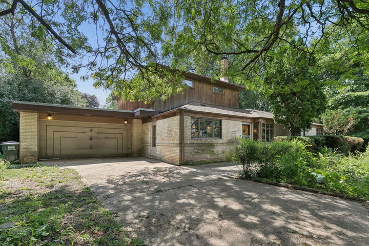 Property Photo: 103 South Parkway IL 60070