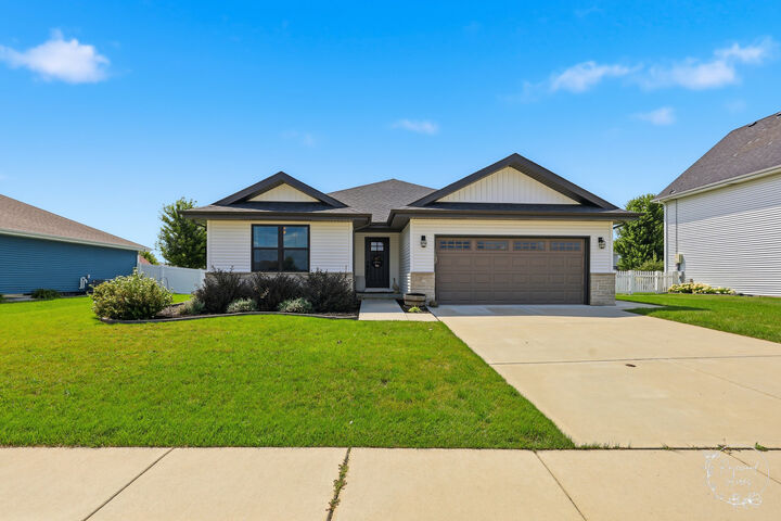 Property Photo: 1550 Eagles Landing IL 60950
