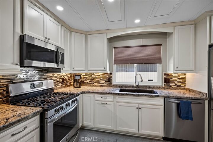 Property Photo: 2829 Chamise Way CA 92545