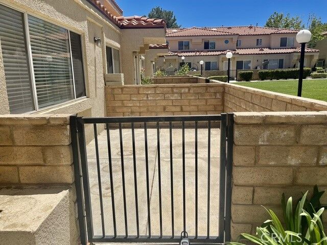 Property Photo:  43469 W 30th Street W 1  CA 93536 