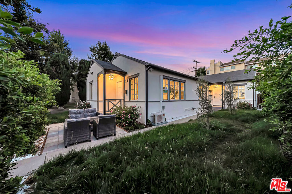 Property Photo: 128 Lukens Place CA 91206