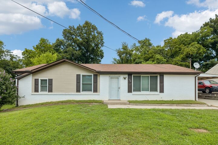 Property Photo: 124 Denise Dr TN 37013