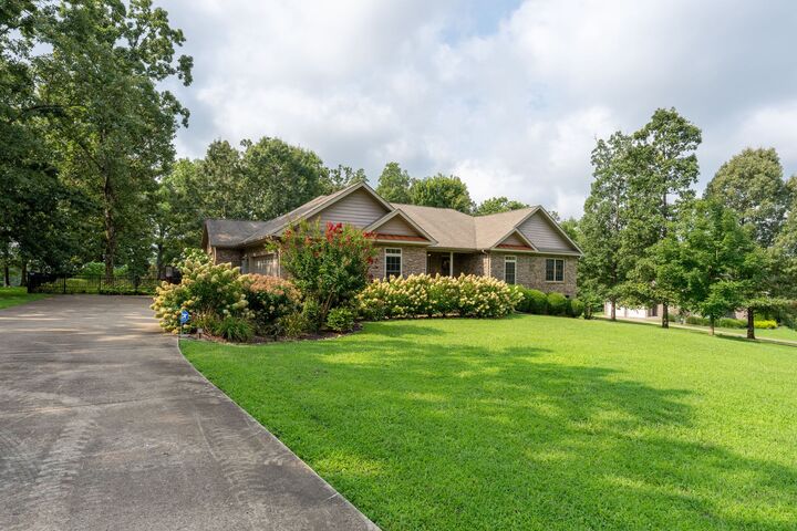 Property Photo:  187 Double Eagle Dr  TN 38483 