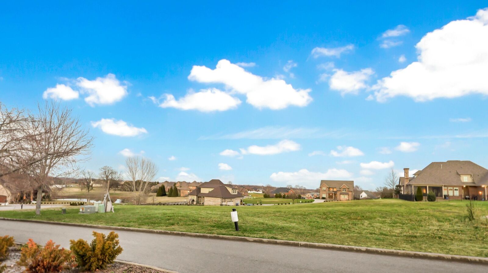 Property Photo: 2569 Stone Manor Way TN 37043