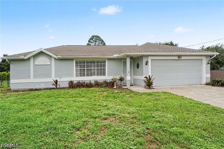 Property Photo: 514 Palmetto Avenue FL 33972