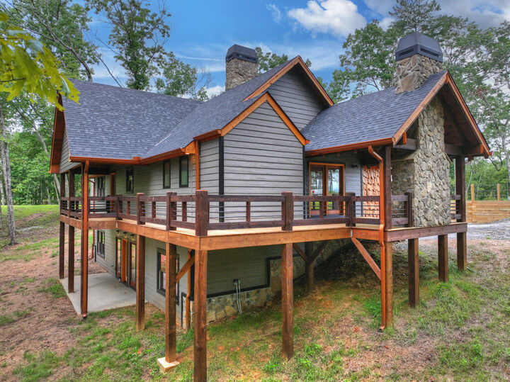Property Photo: 78 Hilltop Way GA 30559