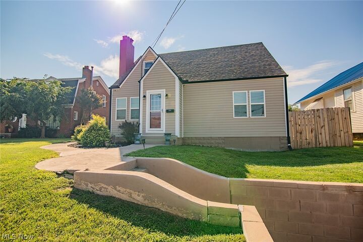 Property Photo:  2710 Emerson Avenue  WV 26104 