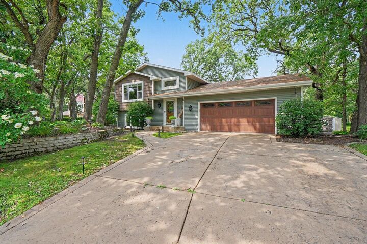 Property Photo:  957 118th Lane NW  MN 55448 