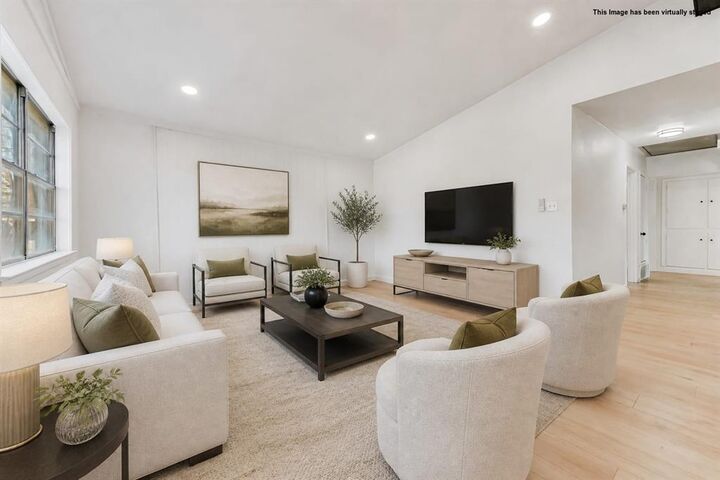 Photo de la propriété: 1105 W White Avenue TX 75069