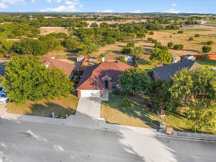 Property Photo: 380 Lockwood Lane TX 76087