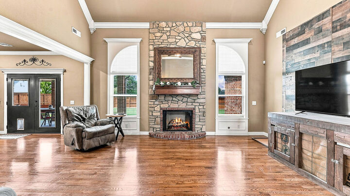 Property Photo:  2711 SE 7th Street  AR 72712 